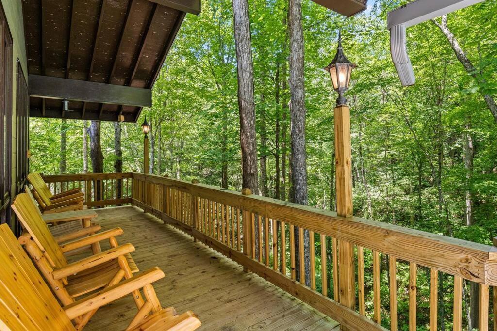 Bourbon Hollow Lodge With Hot Tub And Pool Plus Game Room Only 5 Min To Downtown 蓋特林堡 外观 照片