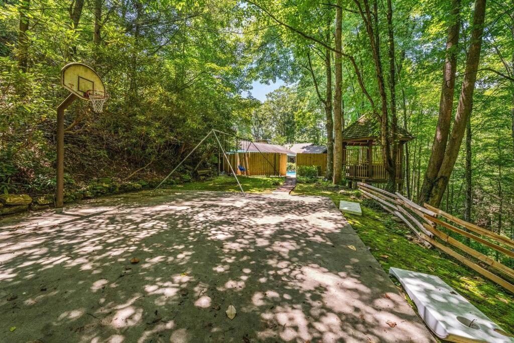 Bourbon Hollow Lodge With Hot Tub And Pool Plus Game Room Only 5 Min To Downtown 蓋特林堡 外观 照片