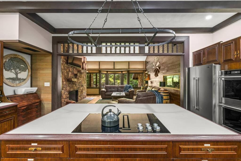 Bourbon Hollow Lodge With Hot Tub And Pool Plus Game Room Only 5 Min To Downtown 蓋特林堡 外观 照片