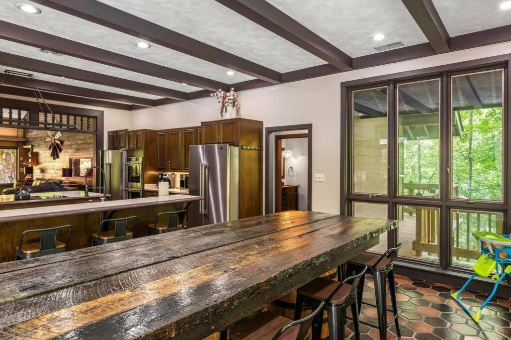 Bourbon Hollow Lodge With Hot Tub And Pool Plus Game Room Only 5 Min To Downtown 蓋特林堡 外观 照片