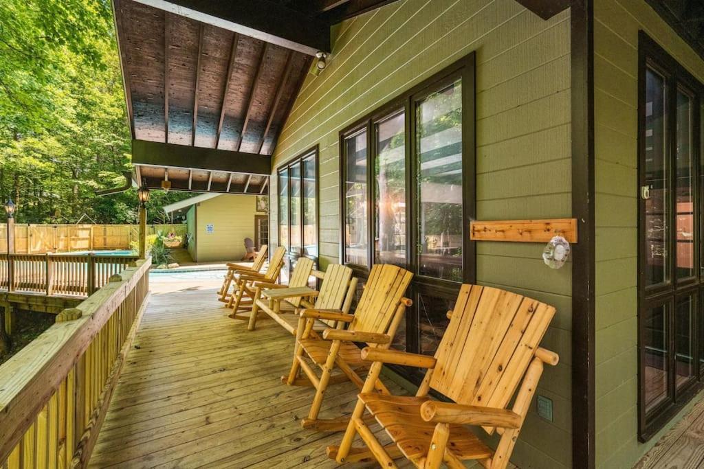 Bourbon Hollow Lodge With Hot Tub And Pool Plus Game Room Only 5 Min To Downtown 蓋特林堡 外观 照片