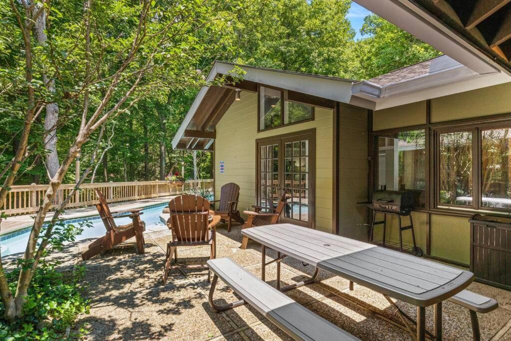Bourbon Hollow Lodge With Hot Tub And Pool Plus Game Room Only 5 Min To Downtown 蓋特林堡 外观 照片