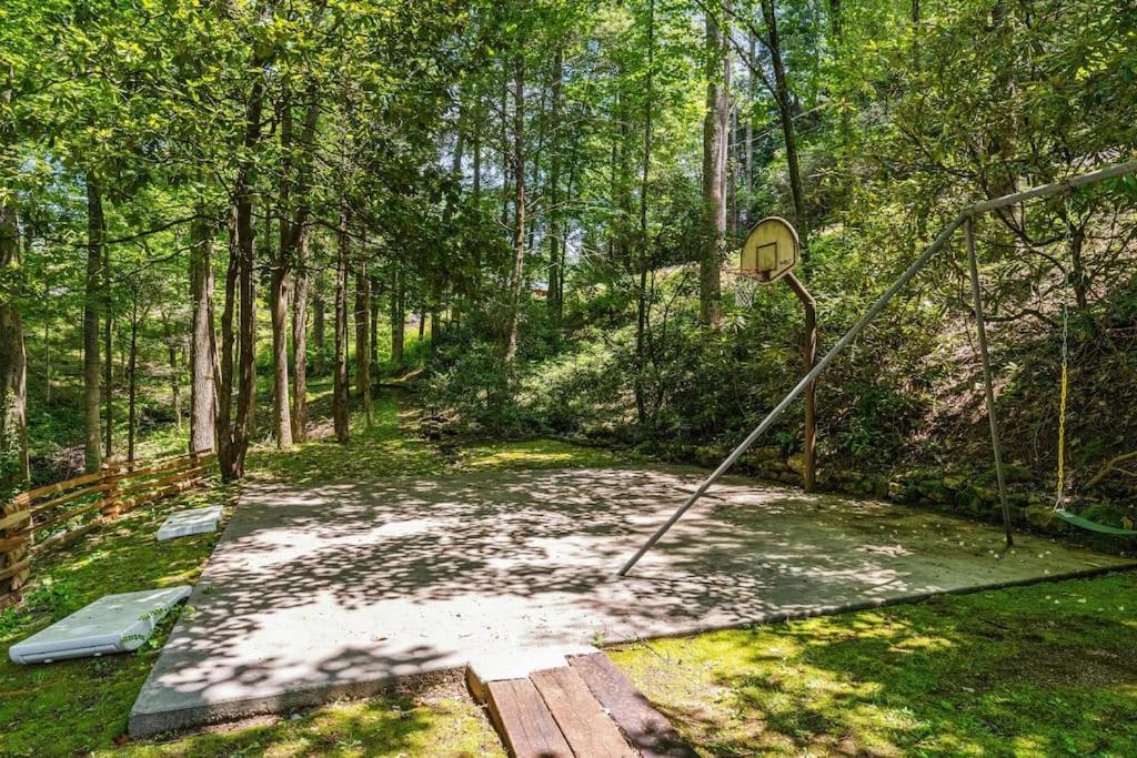 Bourbon Hollow Lodge With Hot Tub And Pool Plus Game Room Only 5 Min To Downtown 蓋特林堡 外观 照片
