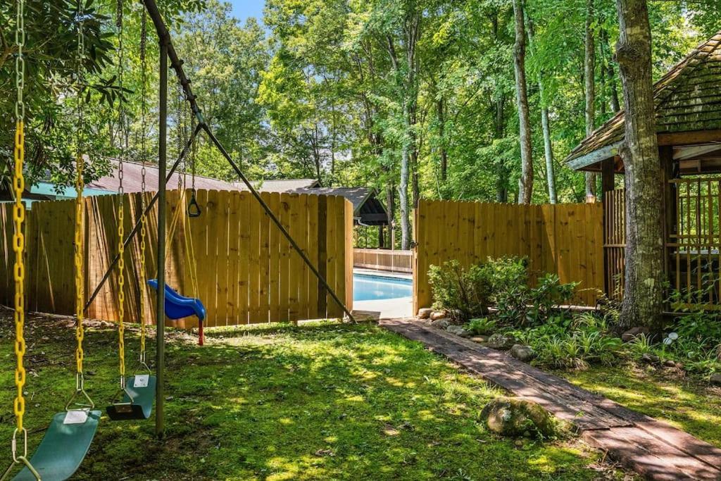 Bourbon Hollow Lodge With Hot Tub And Pool Plus Game Room Only 5 Min To Downtown 蓋特林堡 外观 照片