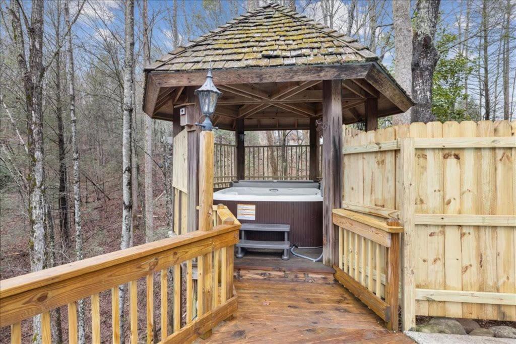 Bourbon Hollow Lodge With Hot Tub And Pool Plus Game Room Only 5 Min To Downtown 蓋特林堡 外观 照片