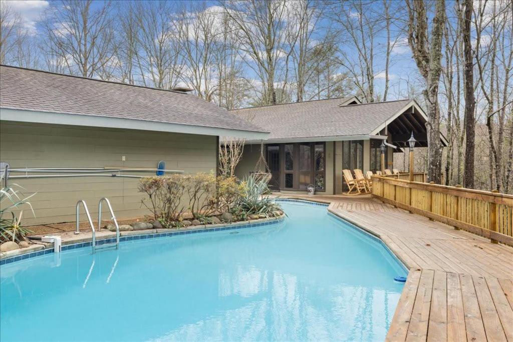 Bourbon Hollow Lodge With Hot Tub And Pool Plus Game Room Only 5 Min To Downtown 蓋特林堡 外观 照片