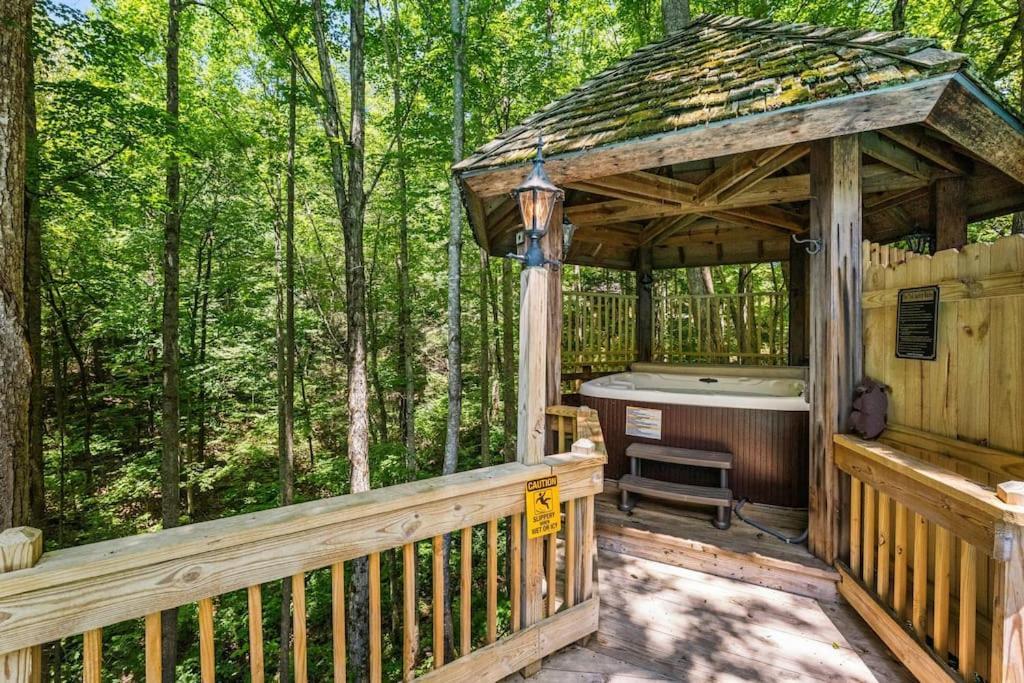 Bourbon Hollow Lodge With Hot Tub And Pool Plus Game Room Only 5 Min To Downtown 蓋特林堡 外观 照片